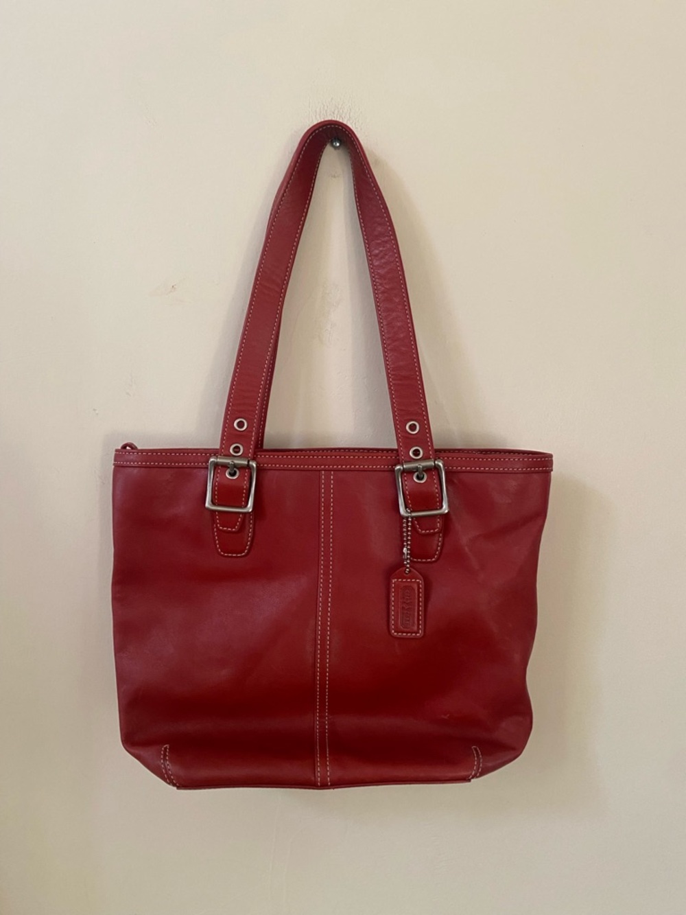 Vintage Y2K Coach Red Leather Hamptons Buckle Tote Bag Purse 9572